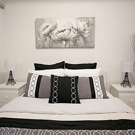 Royal Stays Condominiums - Upscale Downtown Suites 多伦多 外观 照片
