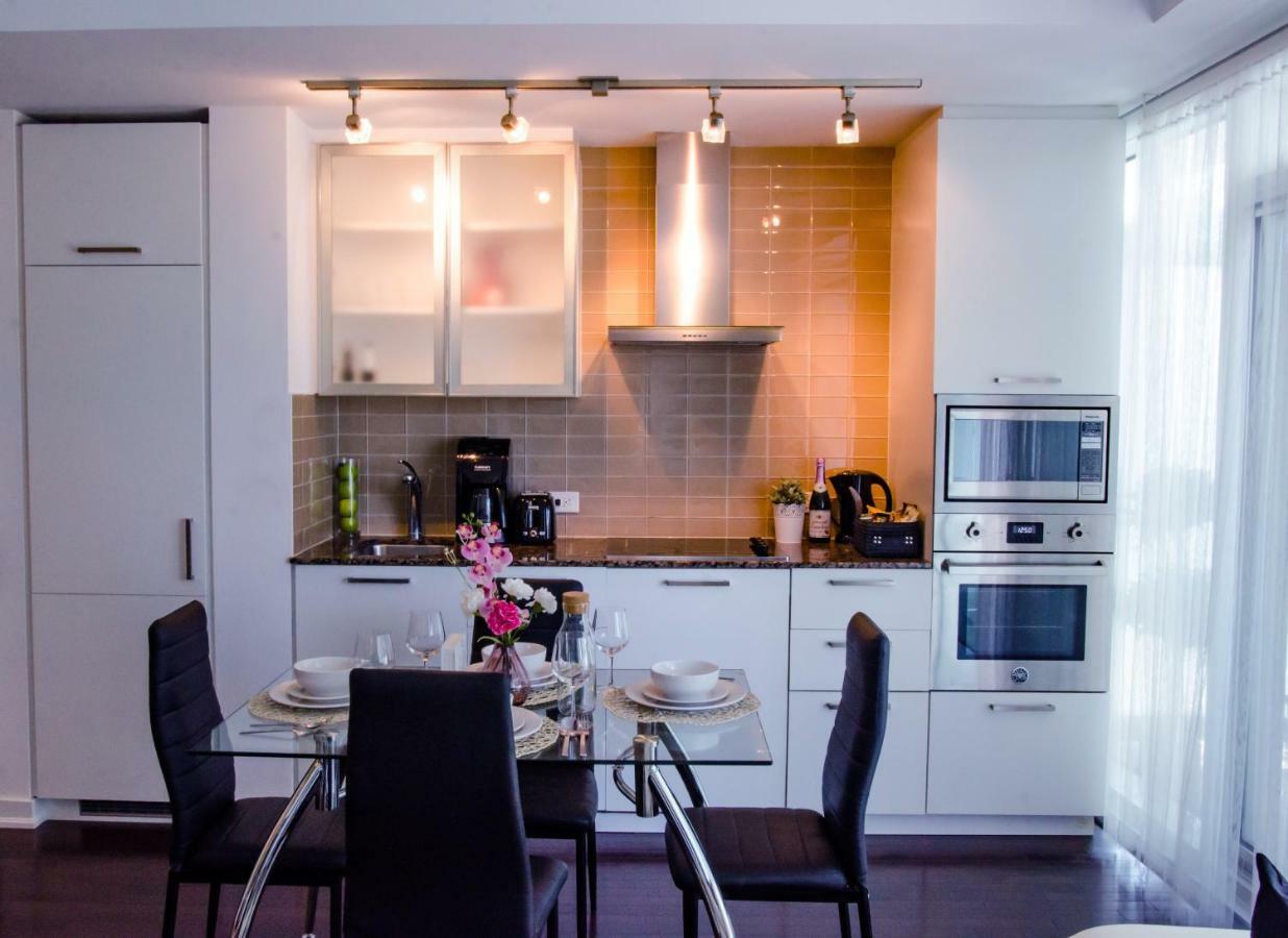 Royal Stays Condominiums - Upscale Downtown Suites 多伦多 外观 照片